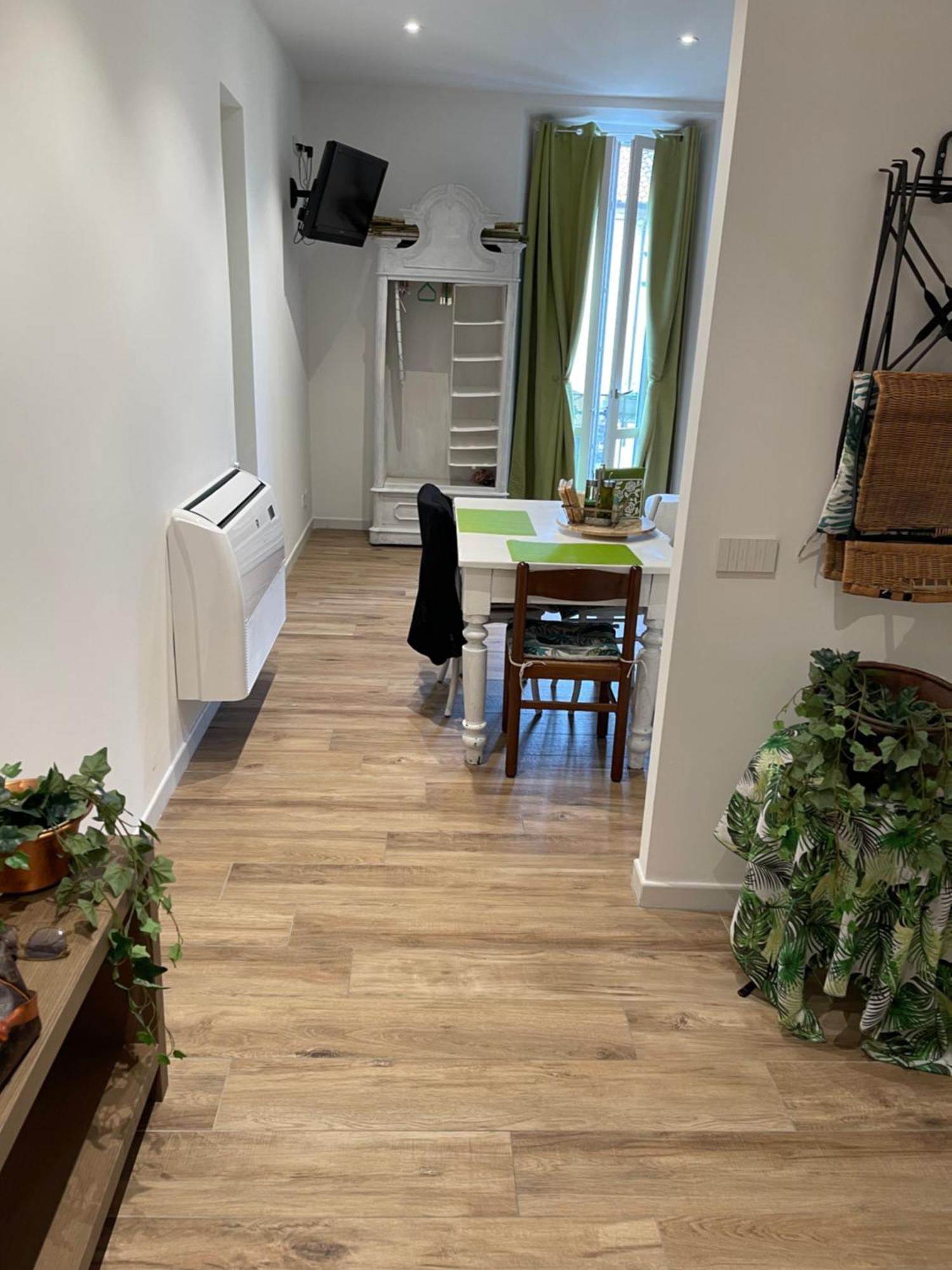 Green Appartamenti I Portici Nel Centro Storico Melzo Eksteriør billede